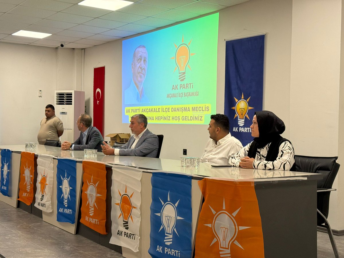 1) AK Parti Akçakale İlçe Danışma Meclisi Toplantımızı İlçe Başkanımız <a href="/isamuratsabuncu/">İsa Murat Sabuncu</a>, İl Başkan Yardımcımız <a href="/ihalilesiyok/">İbrahim Halil EŞİYOK</a>, İlçe Koordinatörümüz <a href="/aslihanisa47/">isa aslihan 🇹🇷</a>, ilçe kadın kolları başkanımız Meral Murat, ilçe gençlik kolları başkanımız <a href="/Huseyinbertan63/">Hüseyin Bertan</a>,
<a href="/RTErdogan/">Recep Tayyip Erdoğan</a> <a href="/abuyukgumus/">Ahmet Büyükgümüş</a>