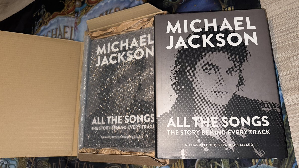 Northen93's tweet image. As a thank you for almost 8,000 followers, I want to give back to you beautiful people! β€οΈ
Iβm doing another giveaway of the sold-out book βMichael Jackson β All The Songsβ πβ¨
(Itβs still sealed! π)
How to enter is simple:
πΉ Like this post
πΉ Repost
πΉ You must beβ¦