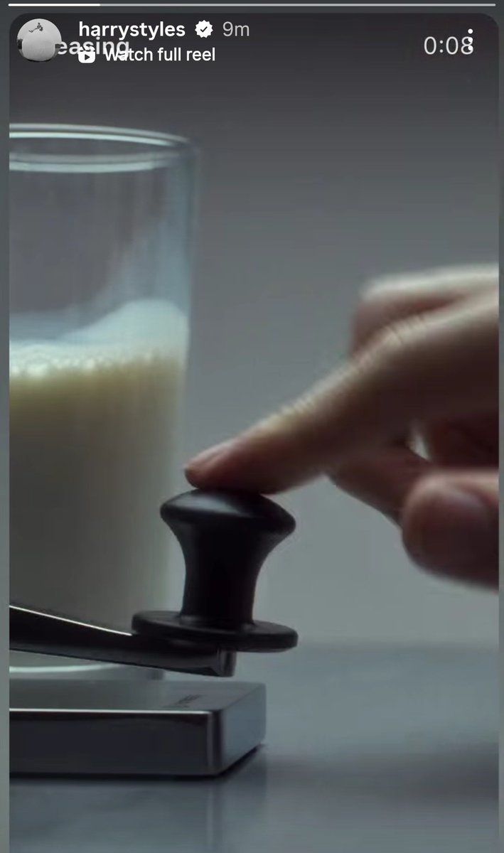 goldenrryhrry's tweet image. i can't he disappears for months and only comes back when it's about a pleasing dick keychain or vibrator.. he's so funny i love him😭