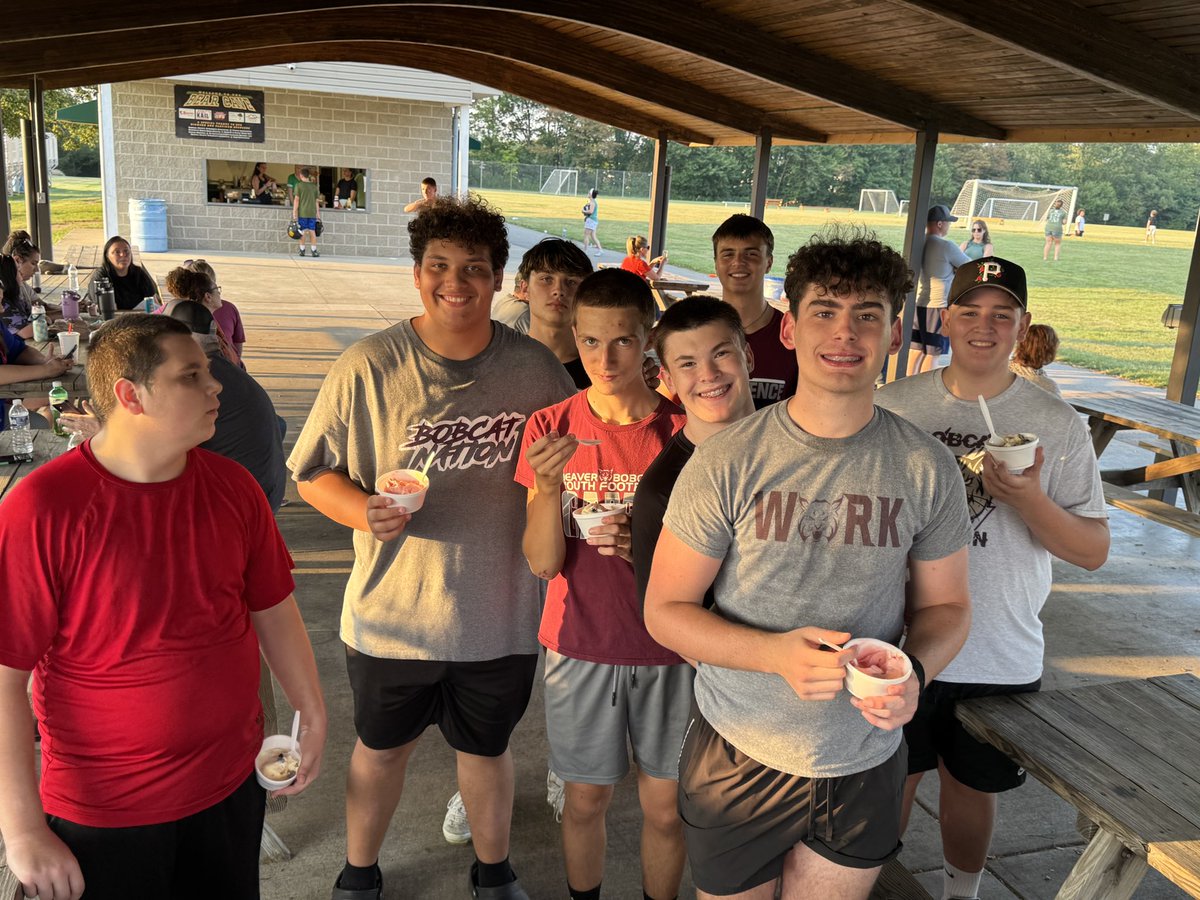 Love when our players get a chance to serve others. Awesome time at our 2025 youth camp. Thanks to everyone for making it such a great event.