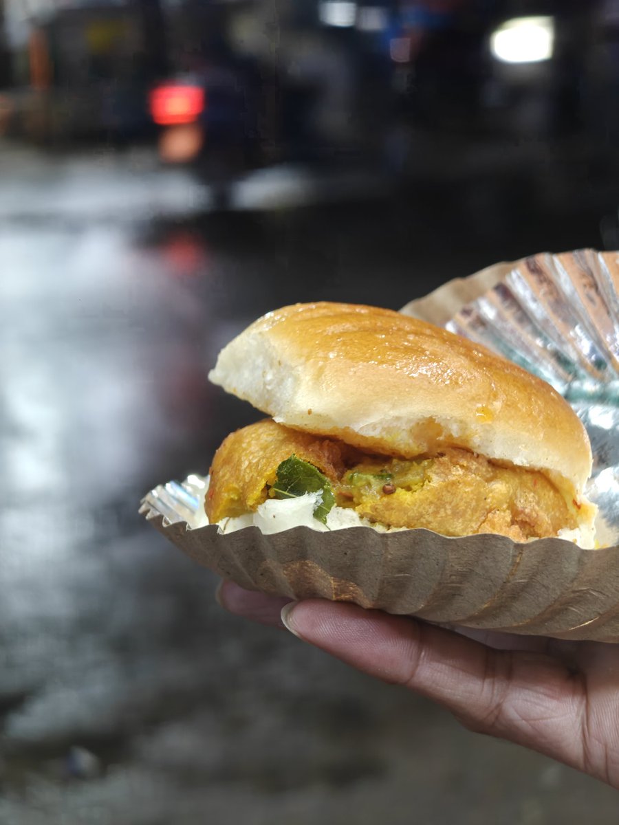 arvindia4u's tweet image. Rainy season and some safe(Enjoyable) street food 😈

#Hyderabad