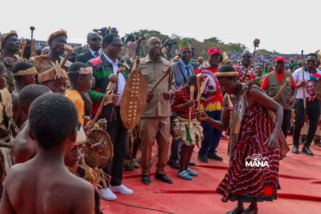 #ManaNews

Paramount Chief M’mbelwa V has urged President Lazarus Chakwera, to sell Malawi Congress Party manifesto to all parts of the country as the country heads towards the September 16 General Elections...

facebook.com/10006385576645…