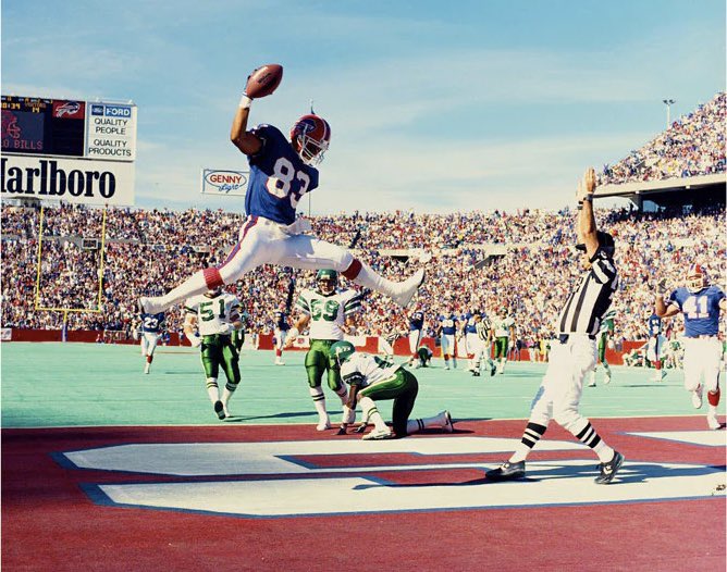 uSTADIUM's tweet image. We’re going to have a beautiful 1990’s throwback in Buffalo for week 18.