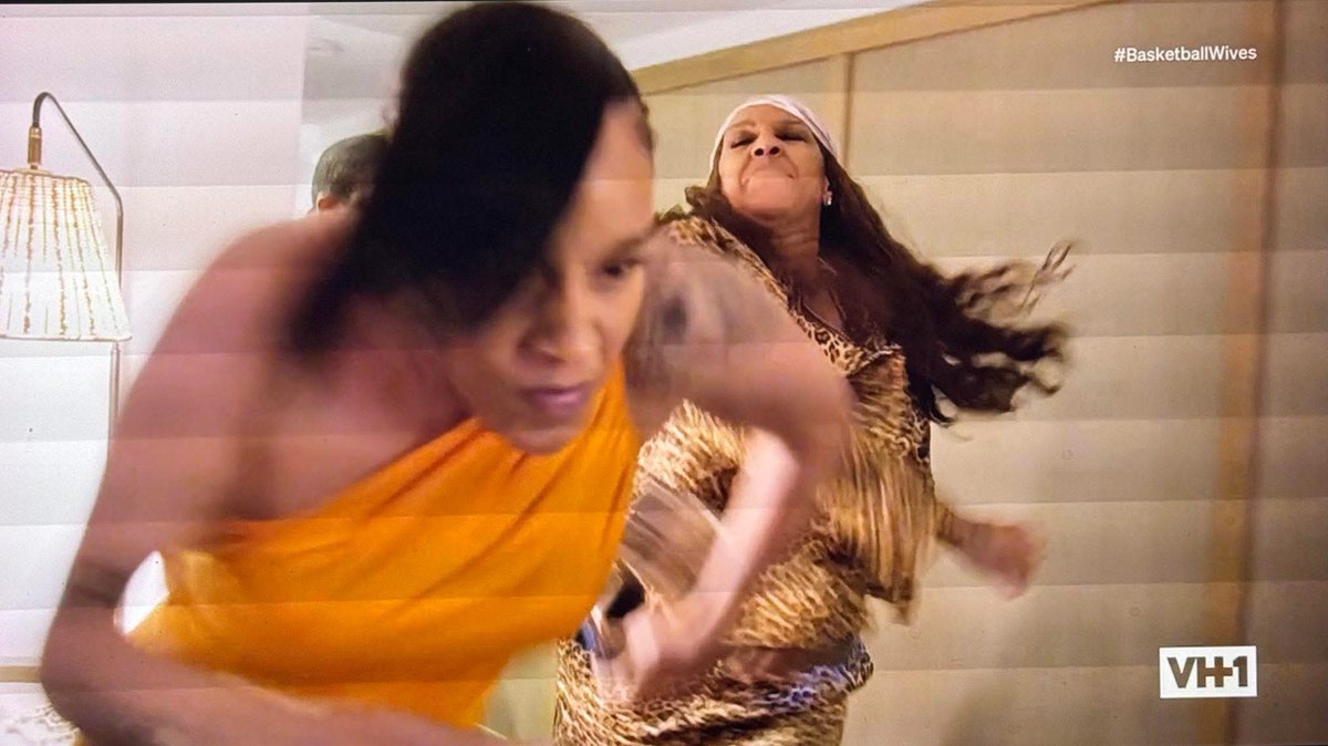 Jae_Lenea's tweet photo. This image is taking me out 😩😂

#BasketballWives https://t.co/filgD2KJUv