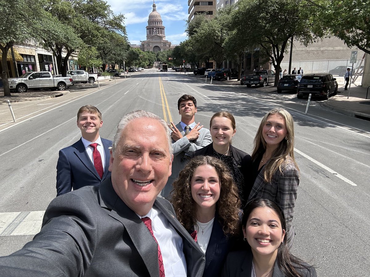 ChuckDeVore's tweet image. With the world’s greatest interns @TPPF, from left to right - @ostrom32789 Israel Meyers @ansleymcg @graceebert77482 @ablubaugh17 @brooke_gar11073