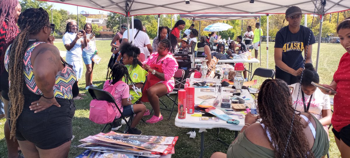 📕 We’ve committed $2,500 to support the residents of ABLA Homes with a back-to-school event — now we need $2,500 more!

✏️Backpacks, food, haircuts, and more
✏️Connecting &amp; organizing families to jobs &amp; power

👍🏾 Support here:
paypal.com/donate/?cmd=_s…