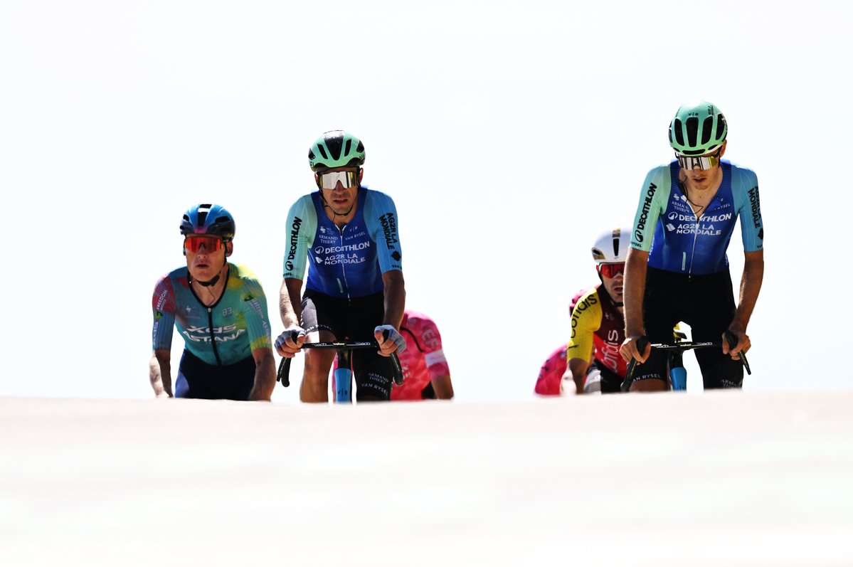 decathlonAG2RLM's tweet image. 🇫🇷@LeTour
L'une des plus belles arrivées ❤️
One of the most picturesque finishes ❤️
#DECATHLONAG2RLAMONDIALETEAM - © Getty - © A.S.O.