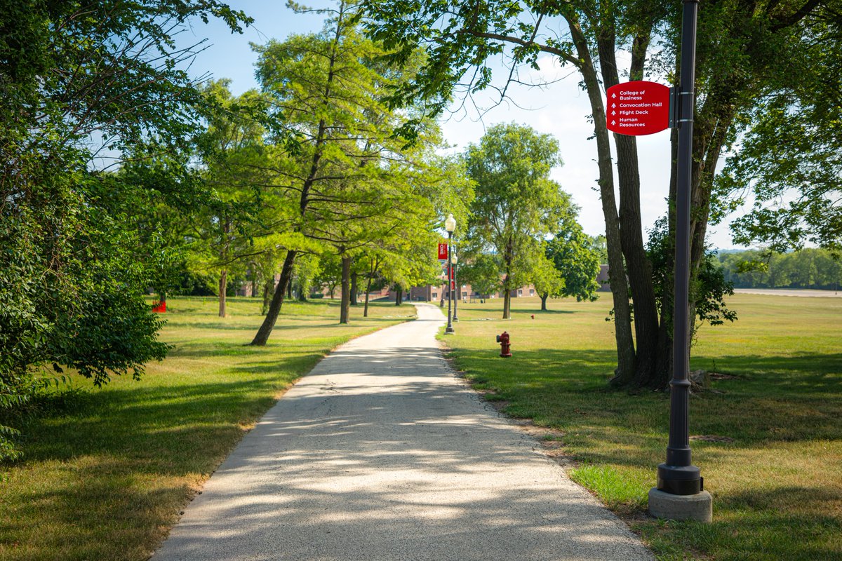 LewisUniversity's tweet image. Did you know you can walk from the Academic Science Center to St. Charles Borromeo? 🚶 

Take the scenic path to stretch your legs, clear your mind, and enjoy the fresh air.  

#TipTuesday