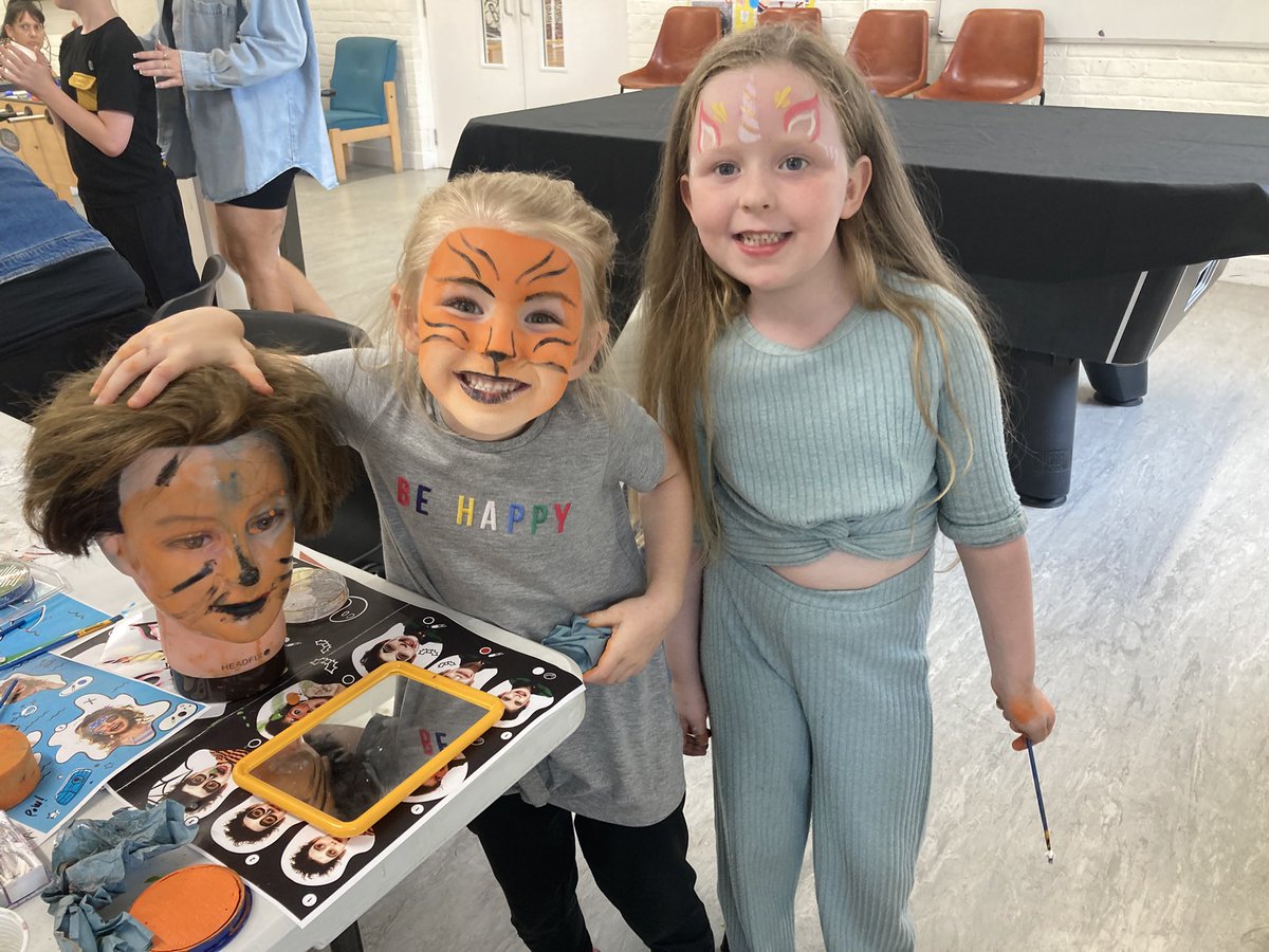 HawksmoorYouth's tweet image. Sports, Social, face painting and lots more in family session today. Join us make friends in a fun friendly environment. Learn new skills or hobbies @YoungGreenwich Every Tuesday 3-5pm and Friday 3.30-5.30pm All welcome