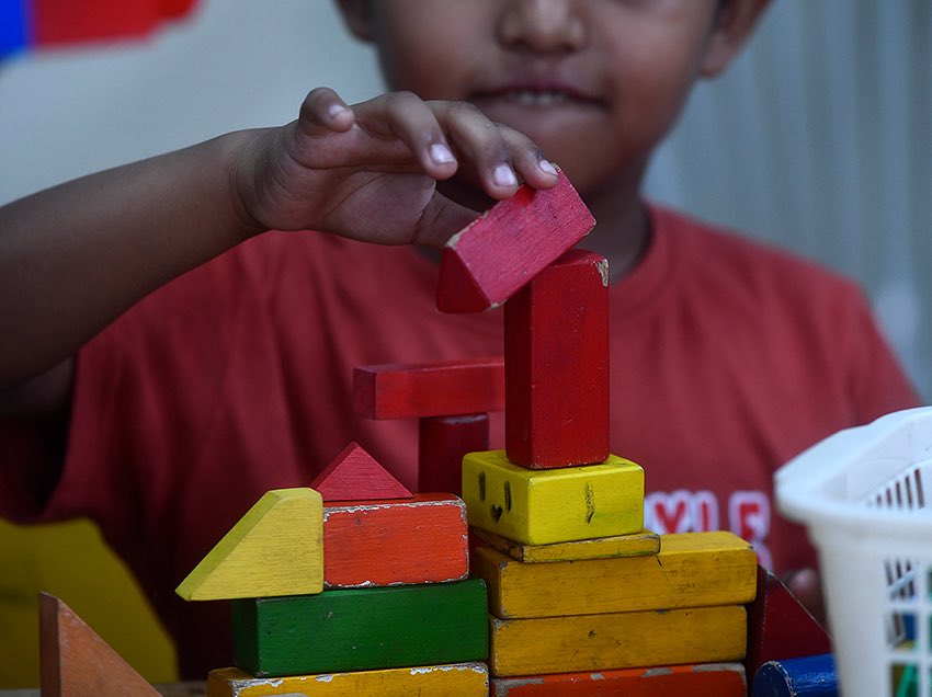 MÁS DE 800.000 ATENCIONES GRATUITAS A PERSONAS CON DISCAPACIDAD 

Seguimos asistiendo con terapias, educación, ayudas técnicas y acompañamiento emocional directamente a los barrios. Nuestra meta es clara: llegar al 2027 con 19 Áreas Territoriales Inclusivas (ATIS) en toda la