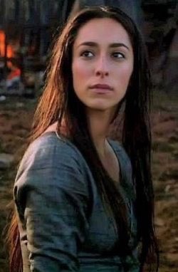 theholofiles's tweet image. Varang, the new villain in AVATAR: FIRE & ASH, is played by Oona Chaplin, who is Charlie Chaplin’s granddaughter and who previously played Talisa Maegyr in Game of Thrones.