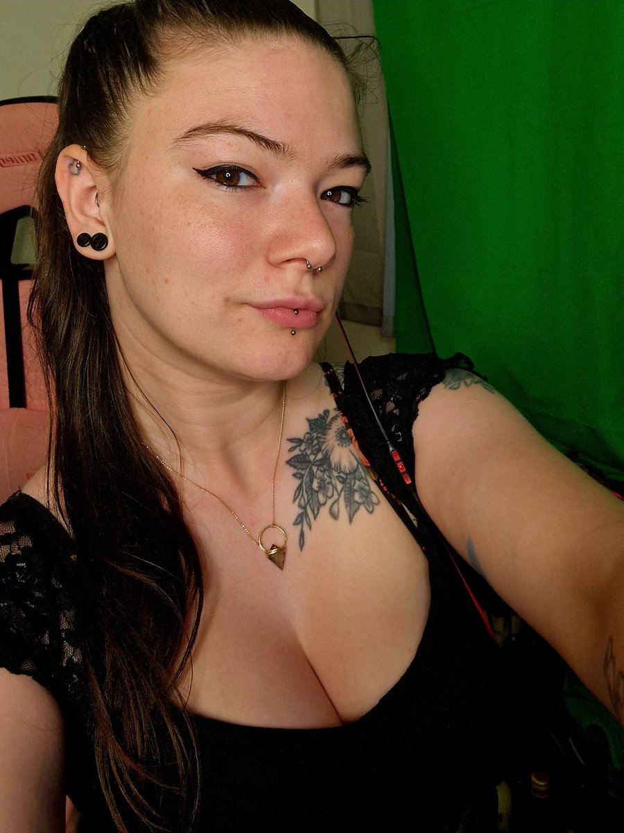 EmberShadow2's tweet image. Happy Tuesday all!
There's some more Expedition 33 over on my Twitch if you wanna come see? 💕
twitch.tv/embershadow2019