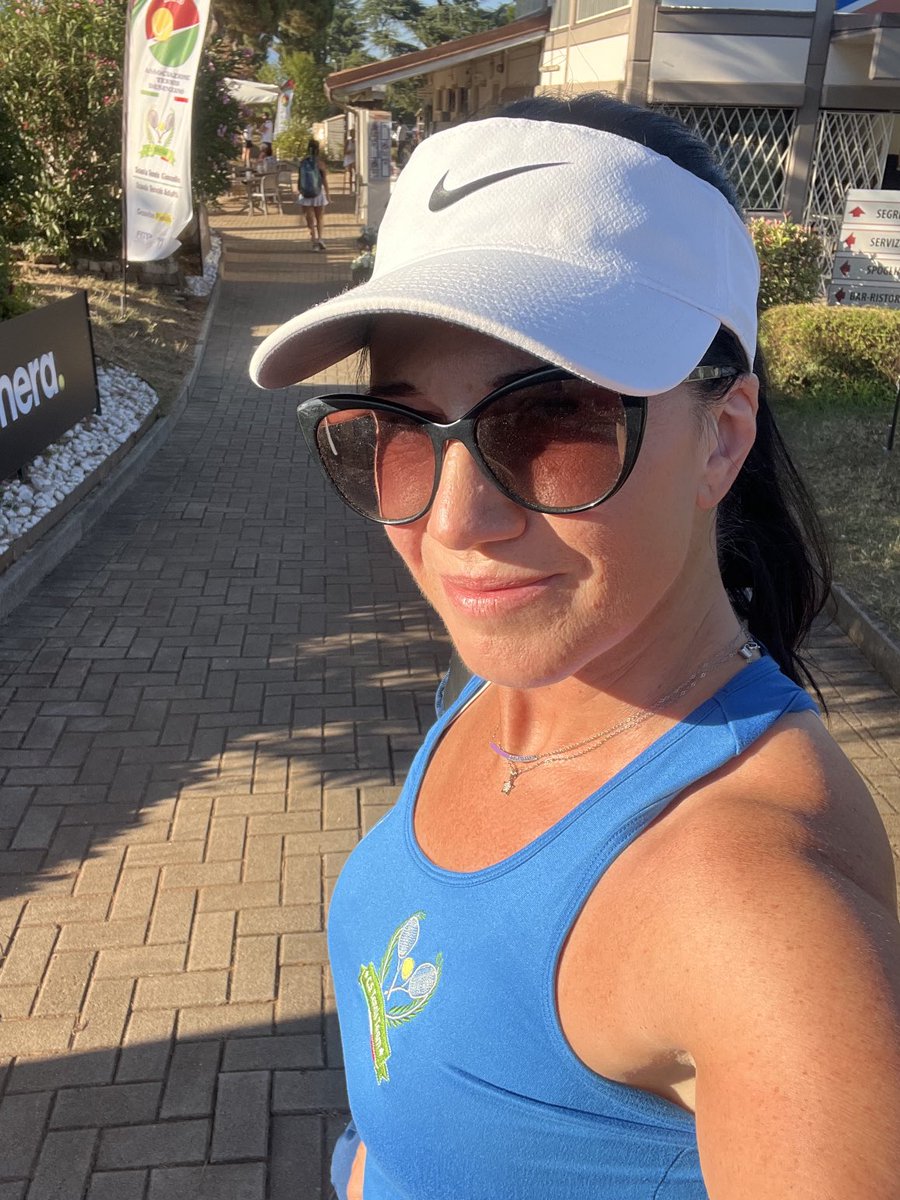 Sararunning's tweet image. E dopo l’ultima di campionato ritorno sui campi da tennis😉🎾 #tennislover