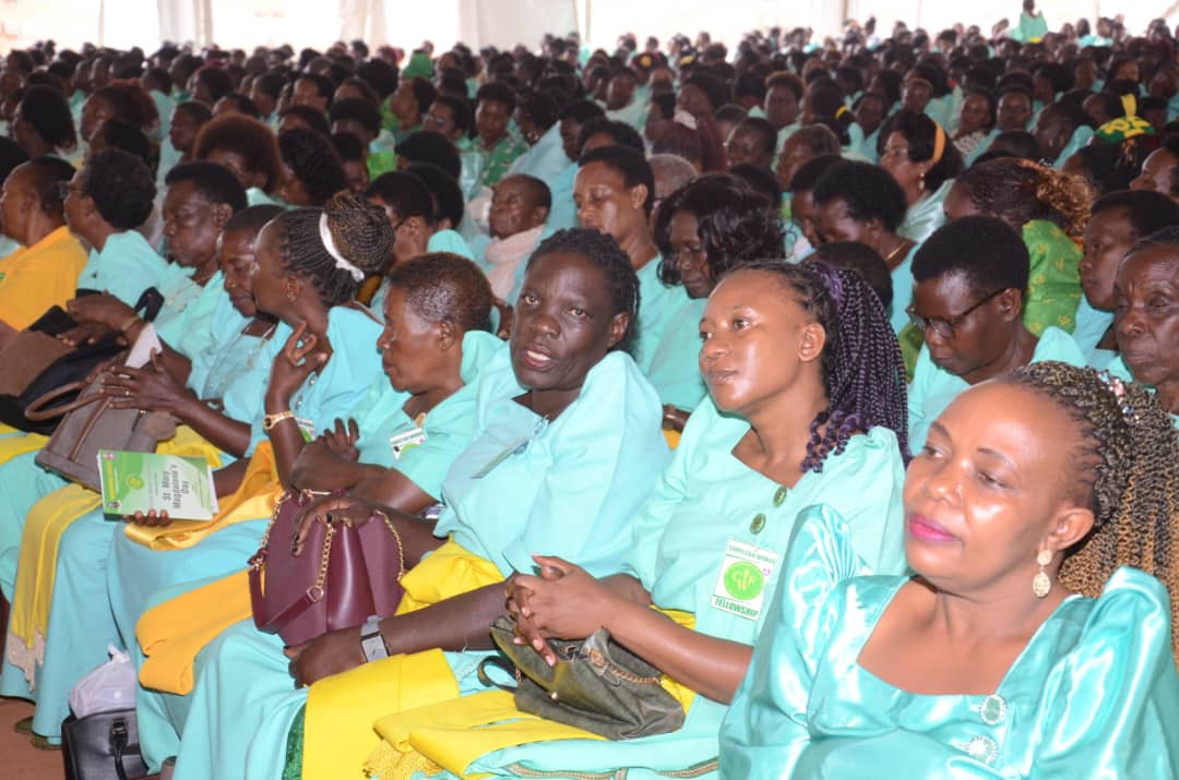 BishopsVoice's tweet image. Today thousands of Christian women have gathered at Kamanya 3 Martyrs' Church to commemorate Mary Magdalen day. The @Archbp_COU was the guest preacher & in his teaching, he urged women to emulate the strong faith Mary had towards Jesus. @ChurchofUganda_ @coufamilytv @NdejjeUnive