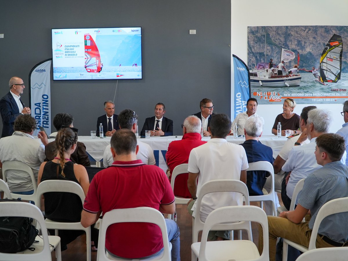 VIDEO – L’Italiano Giovanile Singoli 2025 presentato a Torbole: tutto sulla sostenibilità saily.it/2025/07/22/vid…