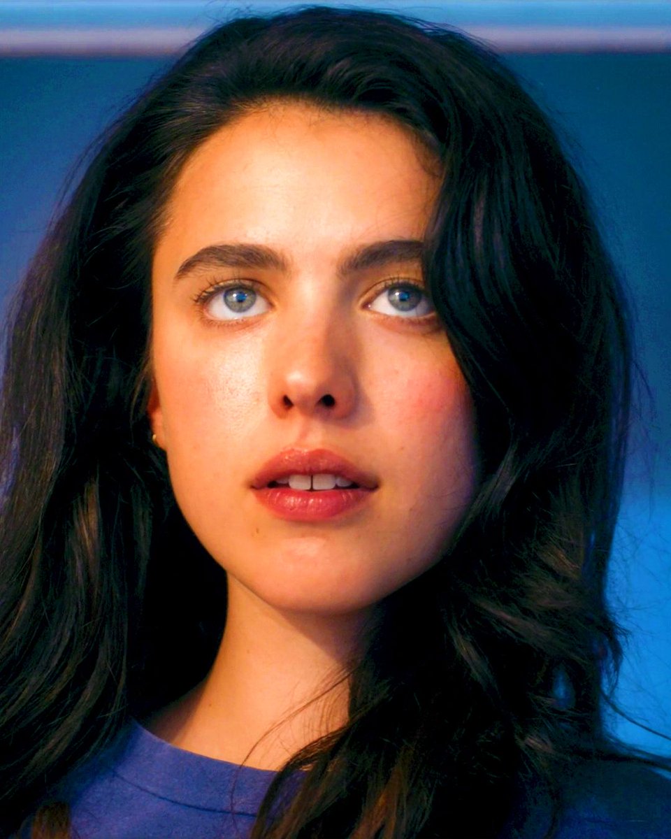 MCU_Direct's tweet image. Margaret Qualley has cast doubt on playing Rogue in #MarvelStudios' X-MEN movie:
"Oh, I don't think I want to commit to a franchise. It seems like a lot of time, and I'm scared."
(via @Collider)