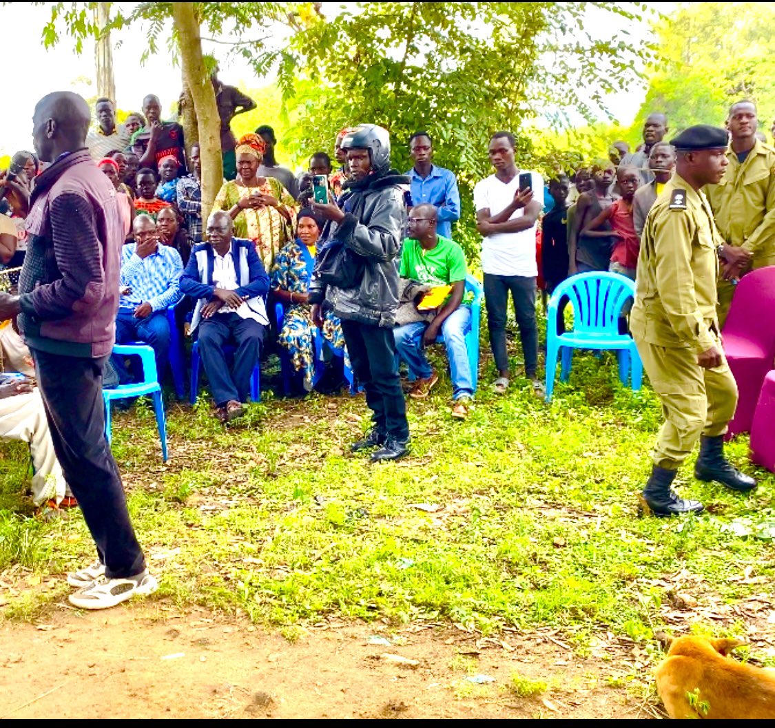 ezi2011's tweet image. We continue to preach Musevenis to the people of Ayivu East long live mzee @KagutaMuseveni @chairtoyota @mkainerugaba @NRMOnline
