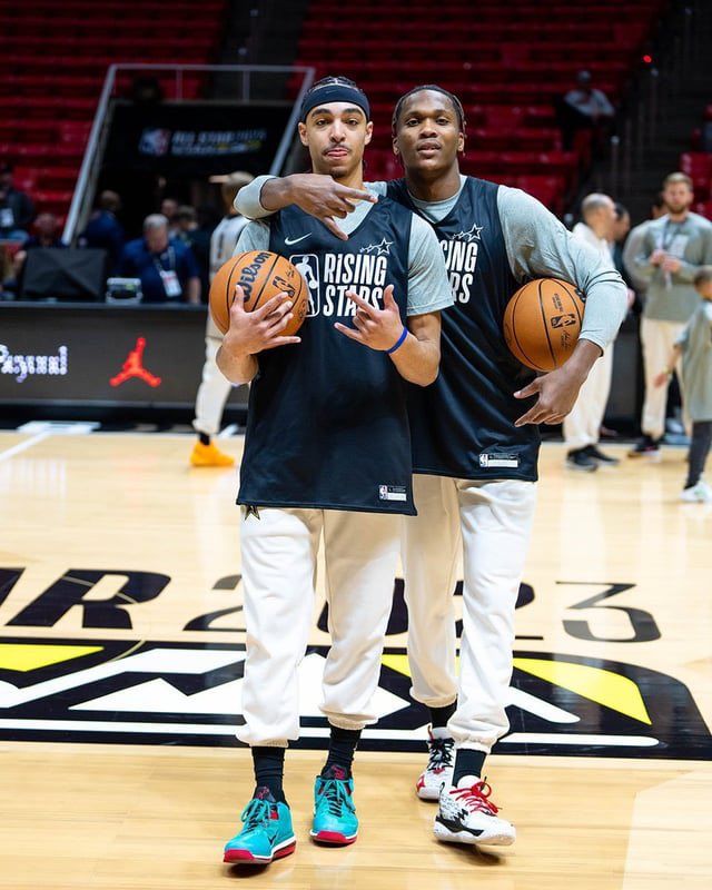 TheIndyPacer's tweet image. Pacers scout on the roster outlook without Tyrese Haliburton
“We think we have the best guard group in the entire NBA. Tyrese is the best point guard in the NBA, but Andrew, TJ, Benn, and Kam are pretty good. They’ll make it work.”
(via clutchpoints.com/nba/indiana-pa…)