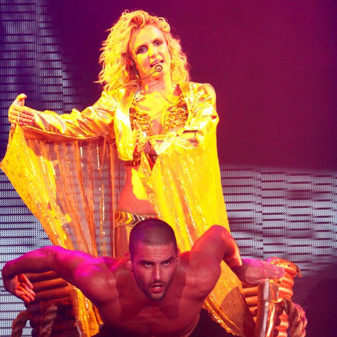 singularbritney's tweet image. 14 years ago today, Britney Spears on the “Femme Fatale Tour” in Miami, Florida.
#BritneySpears