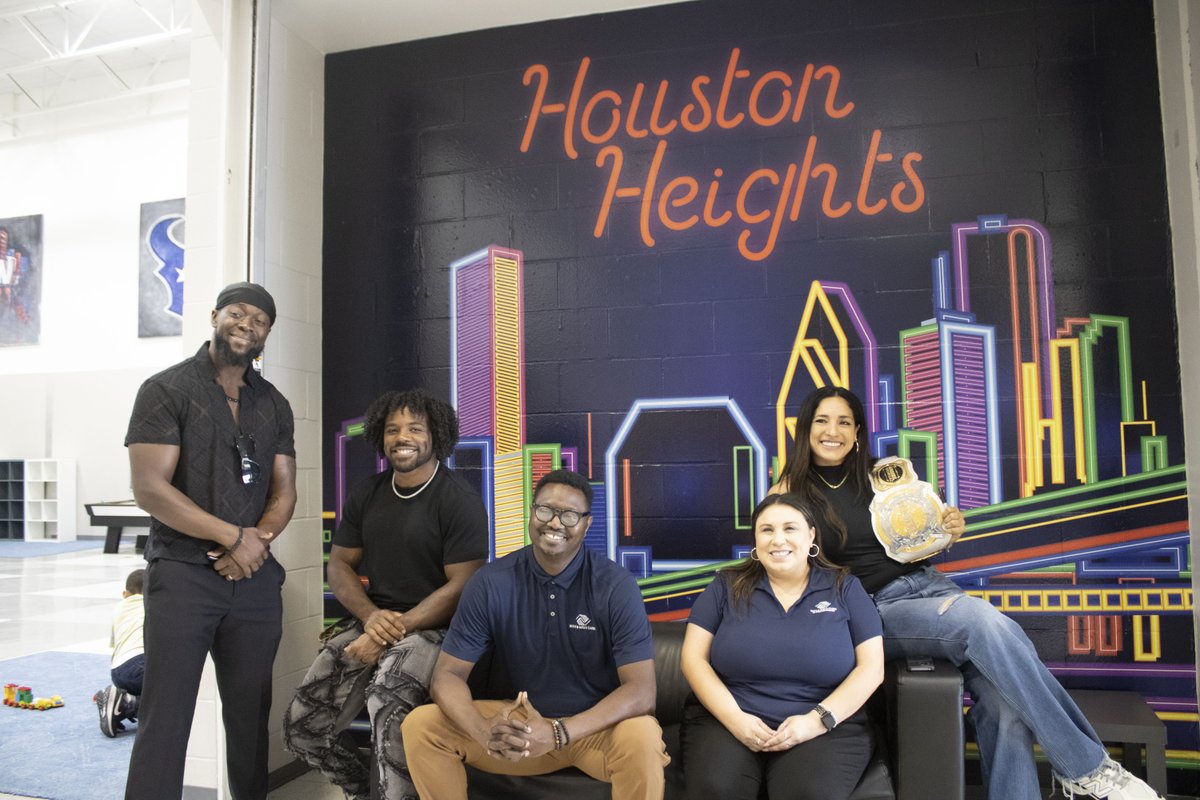 From the ring to the Club! 💥

WWE Superstars &amp; proud Club alumni <a href="/TrueKofi/">Kofi Kingston</a>, <a href="/AustinCreedWins/">Austin Creed</a> &amp; <a href="/RaquelWWE/">Raquel</a> inspired our youth with powerful stories, Q&amp;A, and fun! 🙌

Thanks <a href="/WWE/">WWE</a> for showing our members that great futures start here. 💙

#WWECommunity #BGCGH #GreatFutures