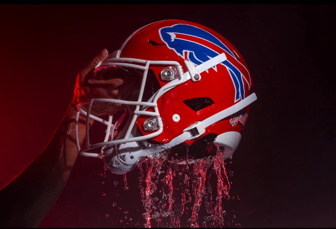 Kimmick86's tweet image. Babe wake up, they’re dropping more pics of the helmet