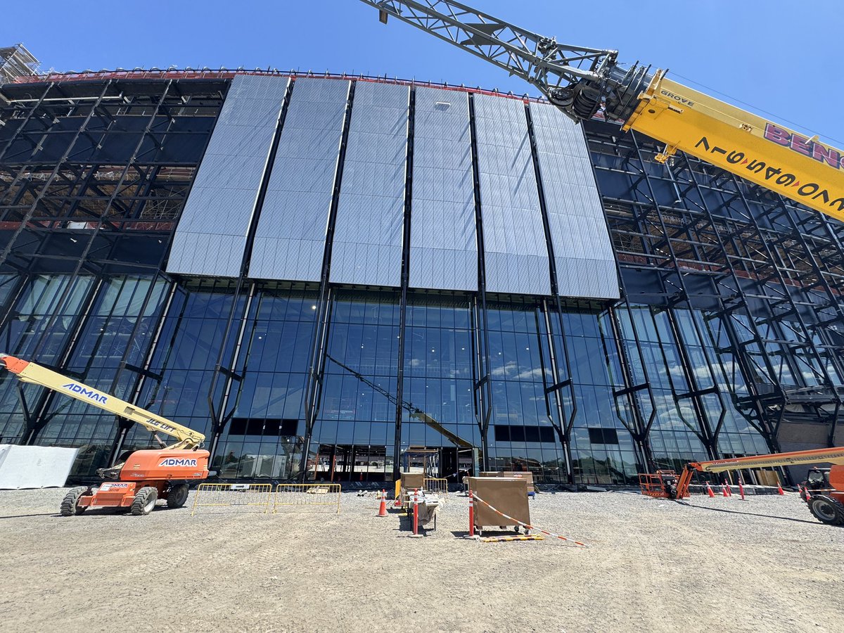 KHayes_reports's tweet image. This is not a drill, red bucket. Look at the new Highmark Stadium coming up. #BillsMafia @SPECNews1BUF @SPECNews1ROC