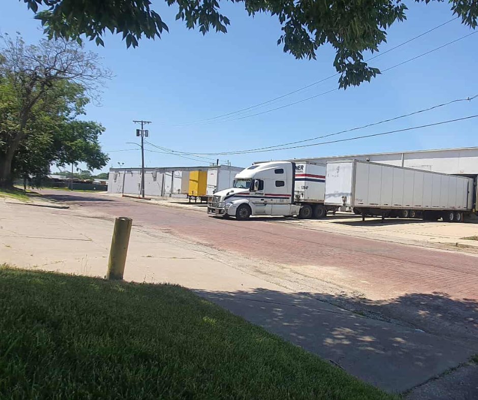 Parked, docked, and soaking up that sunshine! 🌞