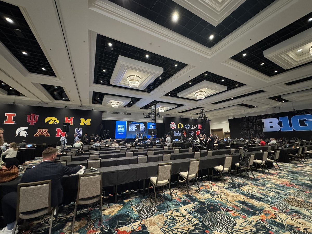 Jared_Kelly7's tweet image. It’s Talking SZN.
Big Ten Media Days in Las Vegas.
Curt Cignetti, Elijah Sarratt, Mikail Kamara, Aiden Fisher.
Lots, lots, lots more to come on Peegs.com. #iufb