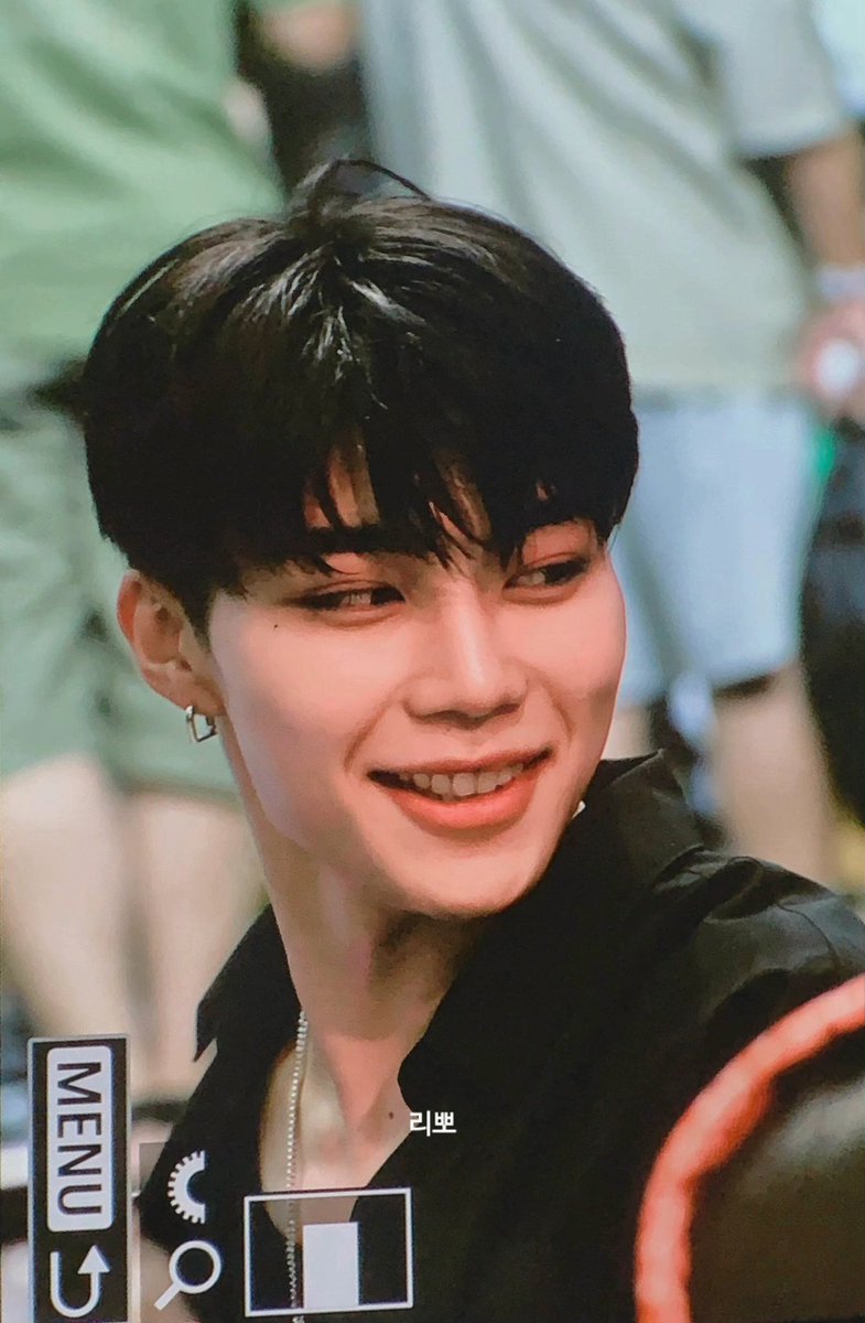 ill be thinking abt this pic for the next 20 business days