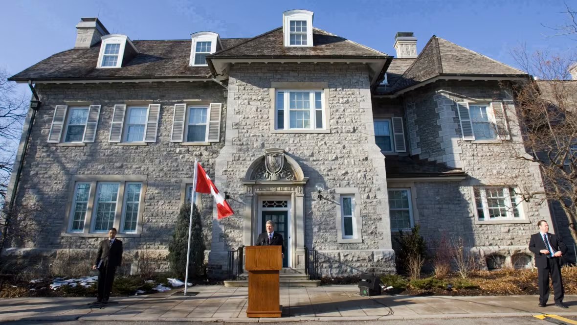 ThisIsWillAdams's tweet image. Here's the truth nobody in Ottawa wants to say out loud: 24 Sussex is still standing. The lights work. The heat’s on. It's fully operational right now—they just choose not to use it because nobody wants to take responsibility for making a decision.
So let's make one for them.…