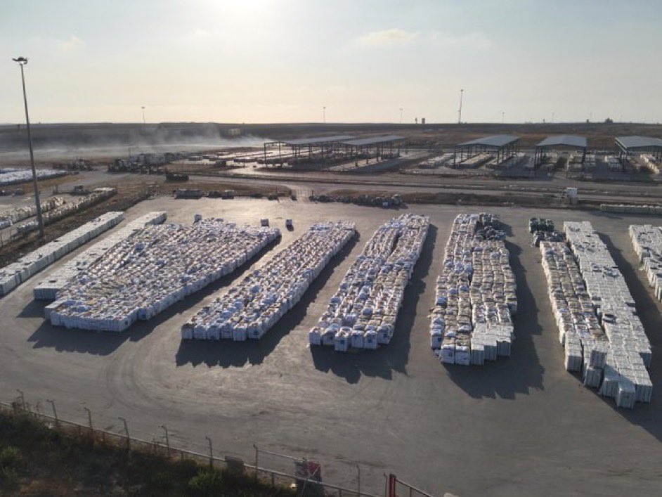 RahamimoffTamar's tweet image. What possible excuse could the @UN have for not distributing all this humanitarian aid that has crossed into Gaza from Kerem Shalom?
Whether it’s inefficiency, corruption, fear of Hamas or a deliberate attempt to increase pressure Israel, the result is cruel towards the people…