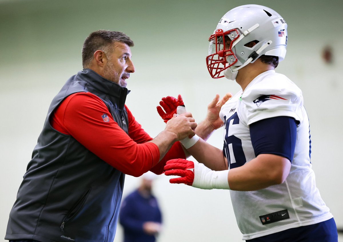 PatsTouchback's tweet image. 🚨 LIVE TONIGHT 🚨
The lads look ahead to Training Camp and share their 53-man roster projections.
Join us and get involved with the show via our YouTube channel.
📺- youtube.com/live/p1BncecI1…
🇬🇧 9pm
🇺🇸 4pm ET, 1pm
#NEPats | #PatsNation | #GoPats