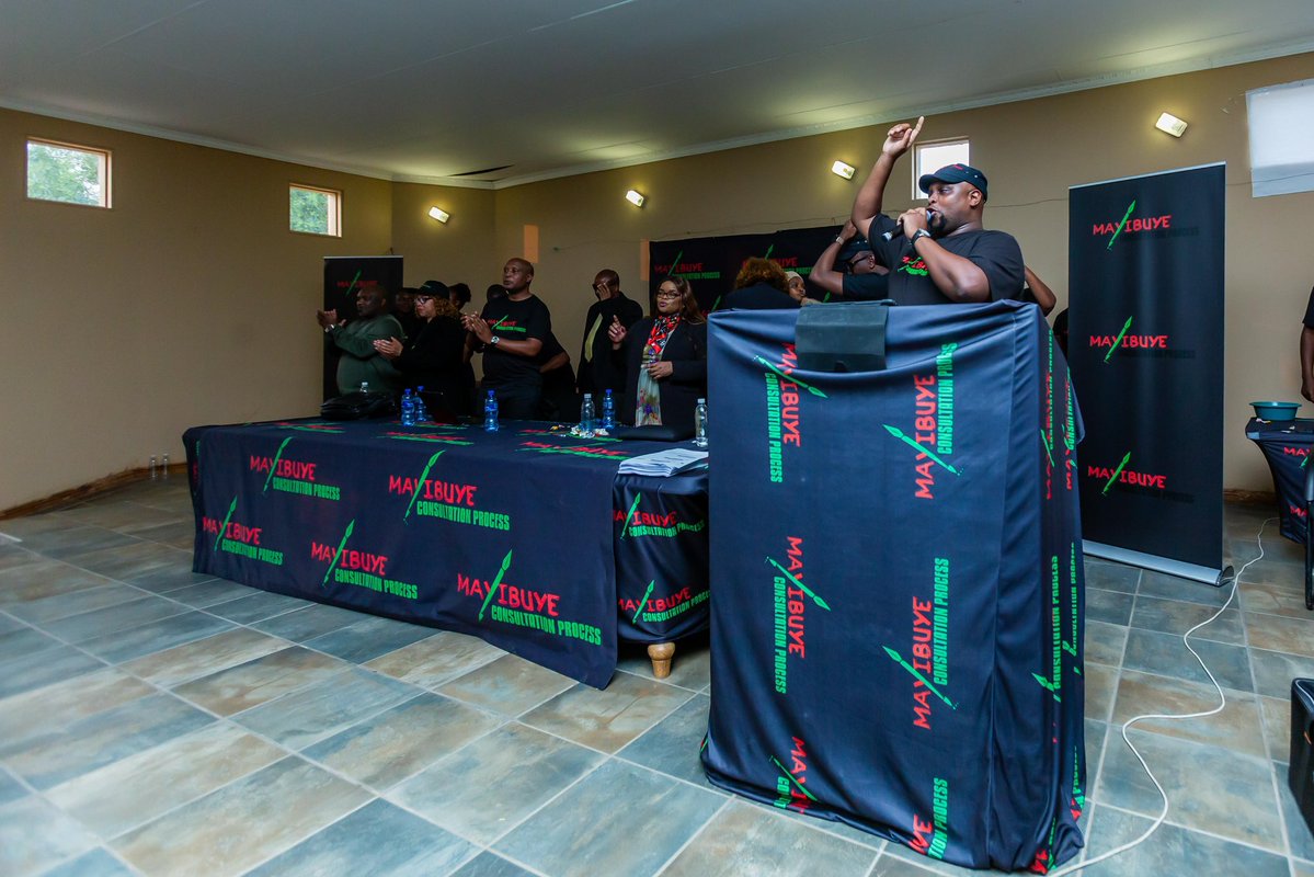 FloydShivambu's tweet image. Thank you to the people of Bohlabela Region (Bushbuckridge and Thaba Cheuwu) for the support shown to Mayibuye iAfrika! We leave the region with renewed hope and strength. Tomorrow we are in Nkangala Region. Mayibuye iAfrika!