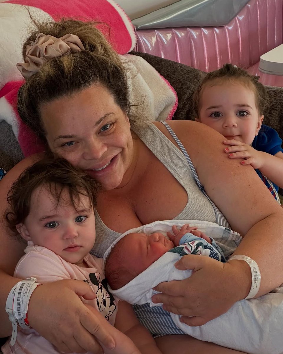 TrishCrave's tweet image. Baby Aquaman Joins Malibu Barbie and Elvis as Trisha Paytas’ legendary Children.