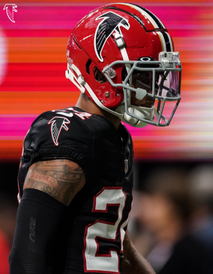 CHurls13's tweet image. the standing buffalo vs falcons throwbacks in week five might be one of the best uniform matchups ever