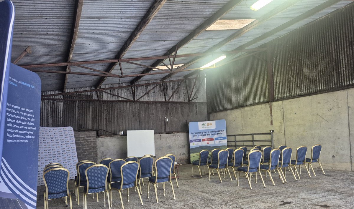 JacWhelanFagan's tweet image. Set up almost complete here at the Ridge outside Old Leighlin in Co.Carlow. Our solar roadshow continues tonight for farmers in Carlow, Kilkenny and Laois @IFAmedia @BrendanHickey20 @gormanifa @AliceDoyleIFA @PaulOBrien2020 @WilliamD_IFA @BordGaisEnergy