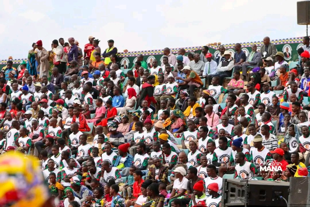 #ManaPictorial

President Lazarus Chakwera today  launched the Malawi Congress Party manifesto and campaign launch in the northern region at M'mbelwa Stadium in Mzimba...

facebook.com/10006385576645…