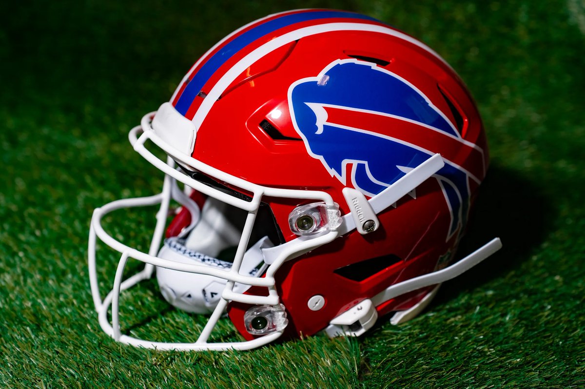 sportingnews's tweet image. The Buffalo Bills are bringing back their red alternate helmets for their Week 18 game against the Jets 馃敟
That game will be the final home game played at Highmark Stadium before the Bills open a brand new stadium in 2026
馃摲: @BuffaloBills