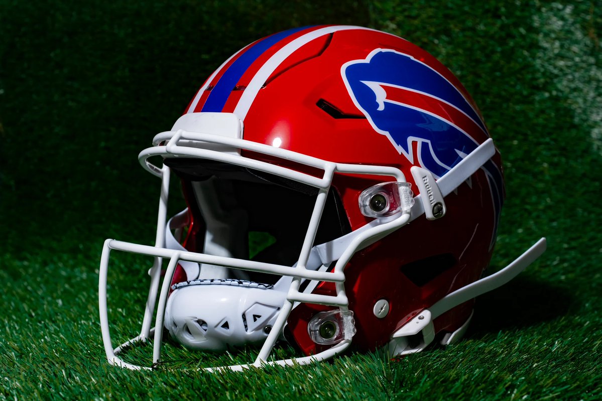 sportingnews's tweet image. The Buffalo Bills are bringing back their red alternate helmets for their Week 18 game against the Jets 馃敟
That game will be the final home game played at Highmark Stadium before the Bills open a brand new stadium in 2026
馃摲: @BuffaloBills