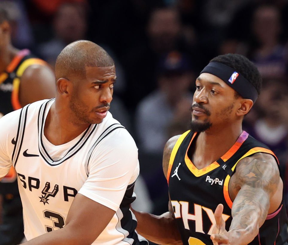TheDunkCentral's tweet image. Bradley Beal plans to let Chris Paul wear No. 3 👏
(h/t @LaurenMRosen )