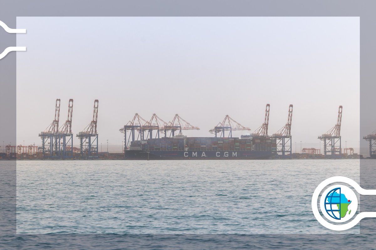 dpfza's tweet image. Today, the CMA CGM Osiris berthed at the SGTD terminal at 03:07 AM.

The vessel LOA is 366 meters in length overall, with a carrying capacity of 15,536 TEUs.

Call size 1,754 moves, equivalent to 3,045 TEUs.
Departure is for 8:00 PM this evening.

The Vessel Turn around time is…