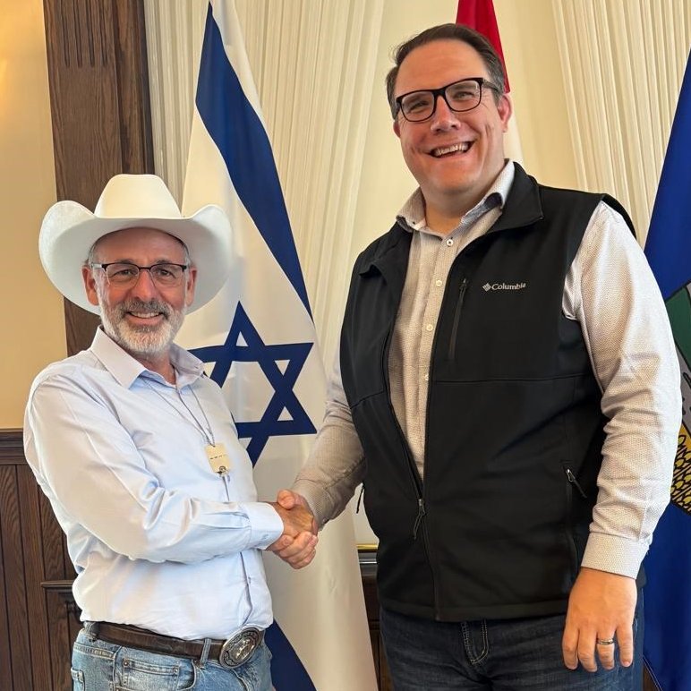 IsraelinCanada's tweet image. Another great meeting at the Calgary Stampede! Ambassador @MoedIddo was pleased to meet with @JasonNixonAB, Minister of Assisted Living and Social Services.
Ambassador Moed expressed his sincere appreciation for Minister Nixon's friendship with Israel and the Jewish people,…