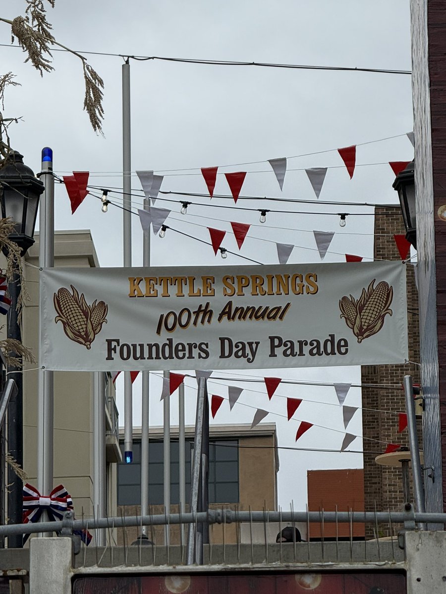 Parks And Cons tweet media