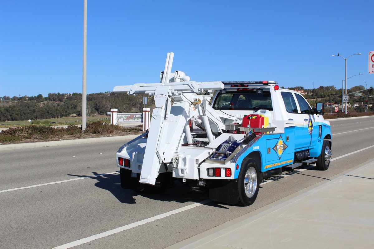 GoVCTC's tweet image. If your car is stuck on the 101 or 118 during rush hour, the Freeway Service Patrol (FSP) can help. They’ll provide quick roadside assistance—like changing a flat or giving you gas—completely free of charge. Learn more at goventura.org/fsp or call 805.477.4174.
