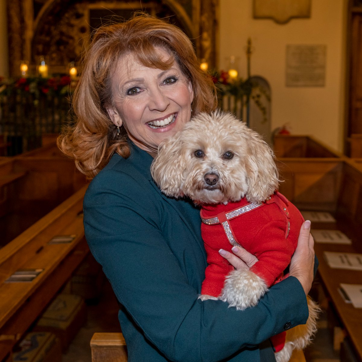 DT_VIPsuppawt's tweet image. &apos;Happy Birthday&apos; from everyone at @DogsTrust to the lovely Bonnie Langford @bonnie_langford  🎂🎁🥳  
Have a great day Bonnie (and Poppy), and thanks for all your suppawt! 🐶💛