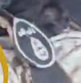 Ellynismos's tweet image. Syrie
Les forces druzes collectent les cadavres de jihadistes à Suweida.
Sans surprise, plusieurs tueurs d'Ahmed al-Charaa arborent un écusson de l'État islamique.