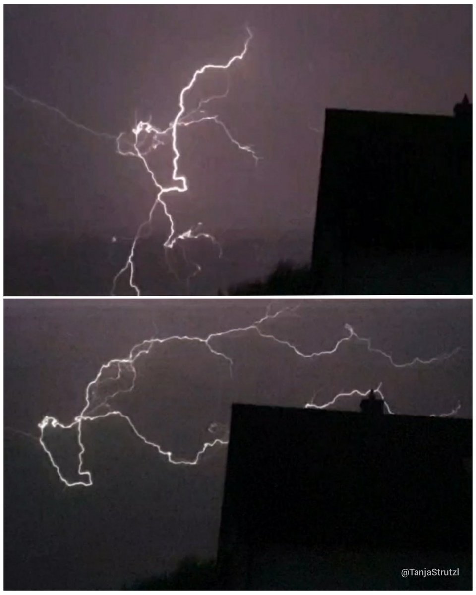 TanjaStrutzl's tweet image. I love filming #lightnings and then taking screenshots of them.
They're frightening, but also look fascinating.
🌩😍