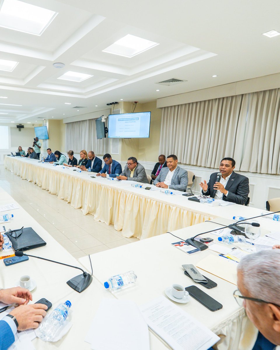 Hoy estuve en el @senadord con la Comisión Especial para la Ley General de Gestión Integral y Coprocesamiento de Residuos Sólidos.

Estamos encaminados a fortalecer y mejorar los servicios de gestión de residuos, para lograr que nuestros territorios sean los más limpios de la