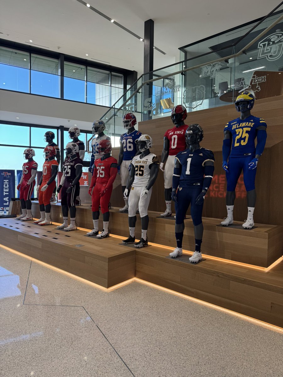 joshyonis's tweet image. Year 4️⃣ loading…

#NoLimitsOnUs