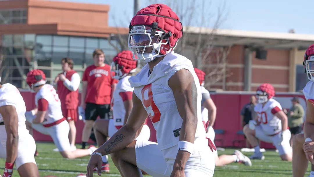 All_SECFB's tweet image. Even coach Sam Pittman isn’t sure which wide receivers will be a part of the first string when practice starts Aug. 1. #wps #SEC
READ MORE: si.com/college/arkans…